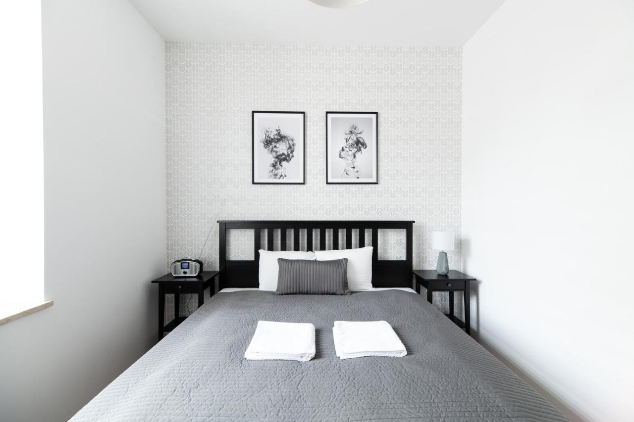 Neo Unique & Bright Apartments, Free Parking, 15min Old Town & Kazimierz - By Homelike Krakow