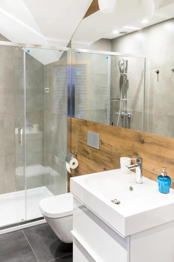Neo Unique & Bright Apartments, Free Parking, 15min Old Town & Kazimierz - By Homelike Krakow